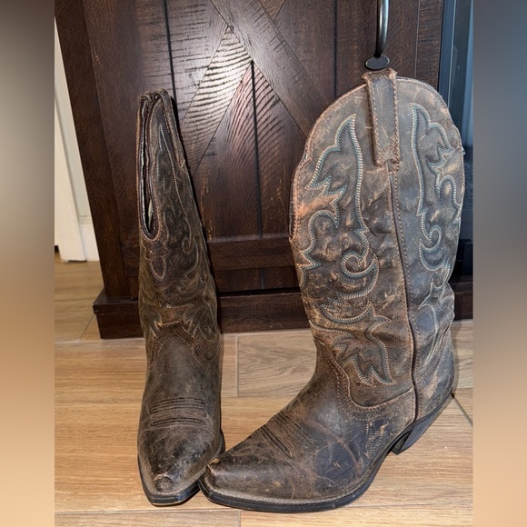 Laredo boots brown & turquoise genuine leather snip toe heel distressed boot - Picture 1 of 11